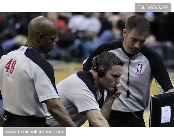 球员冲击裁判事件曝光，视频显示安保迅速介入